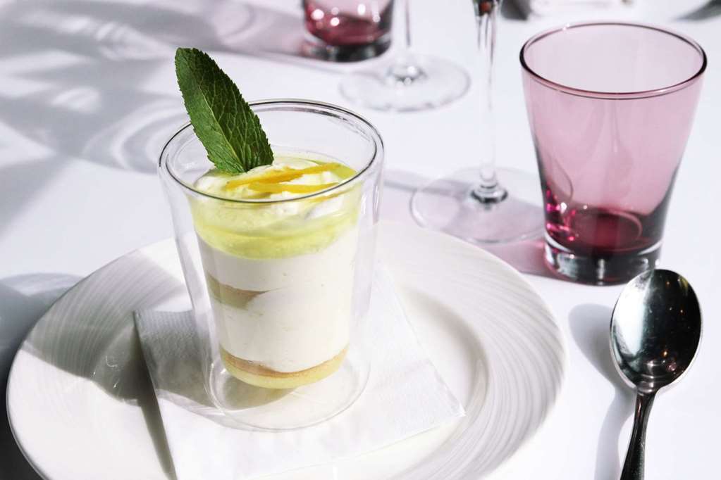 Hotel Lyon-Ouest Restaurante foto
